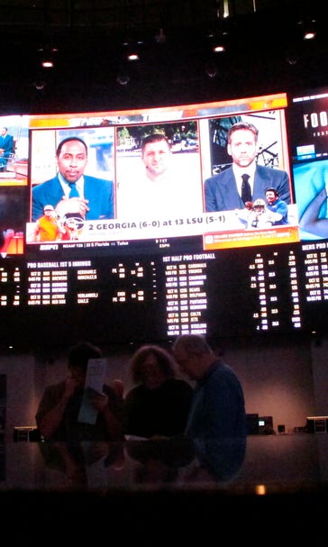 Gamblers bet on new US football league despite no history